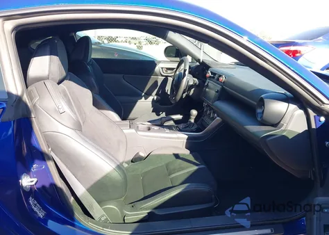 2025 Toyota Gr86 Premium z USA, uszkodzony, nr VIN JF1ZNBE1XS8760257